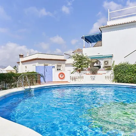 Chic Retreat With A Spacious Garden, Near Burriana * Nerja