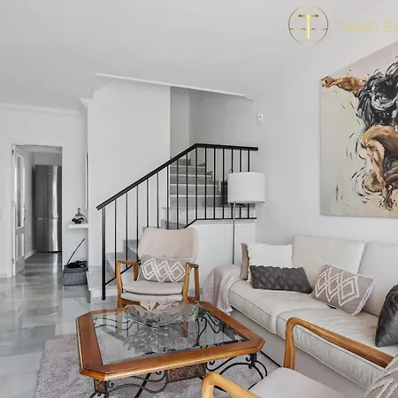 Holiday home Chic Retreat With A Spacious Garden, Near Burriana *